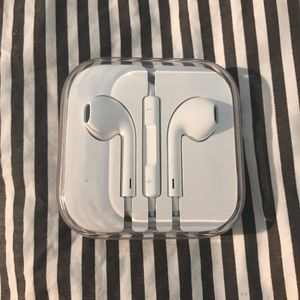 Apple Headphones W/ Regular Jack 100% Authentic